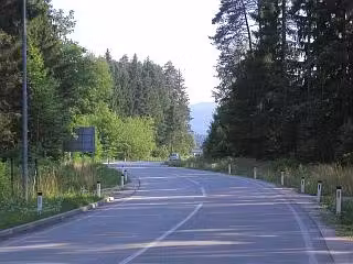 Runde unterhalb der Berge