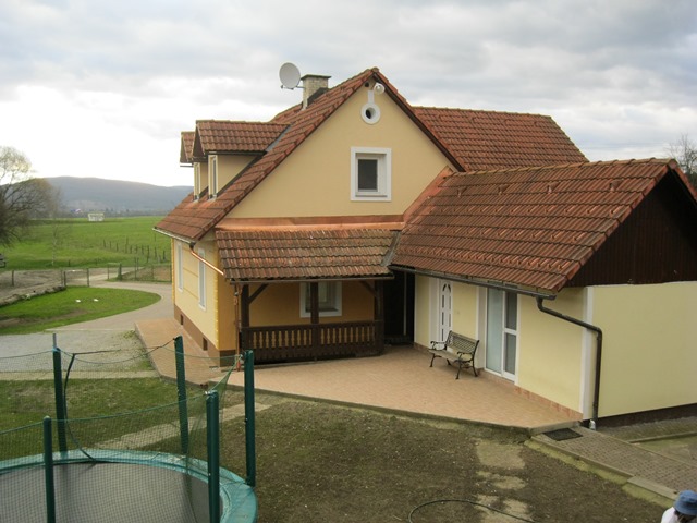 Apartma na Kolpi – turistična kmetija Fortunovi