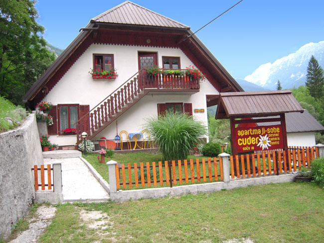 Apartmaji in sobe Cuder