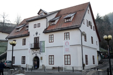 Barbara Rooms, Idrija