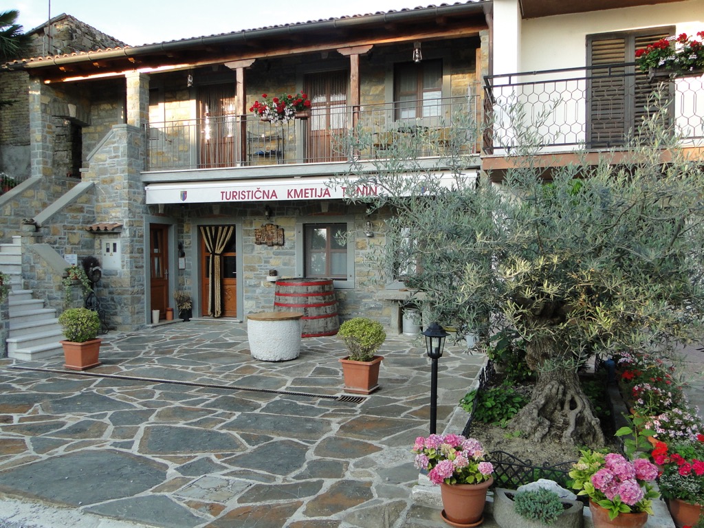 TONIN Farm Stay