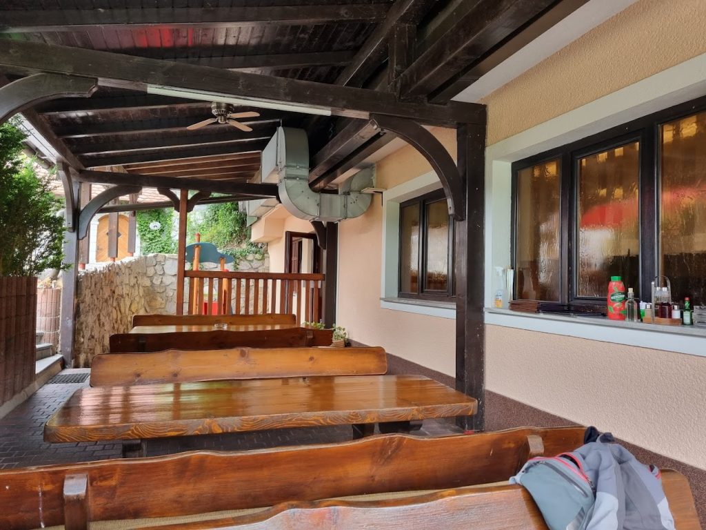 Taverna Petra