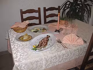 Pri Mostu Inn, Plave